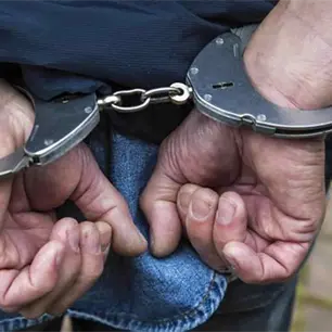 C&oacute;mo mantener tu seguridad f&iacute;sica y digital si eres o crees que ser&aacute;s arrestado