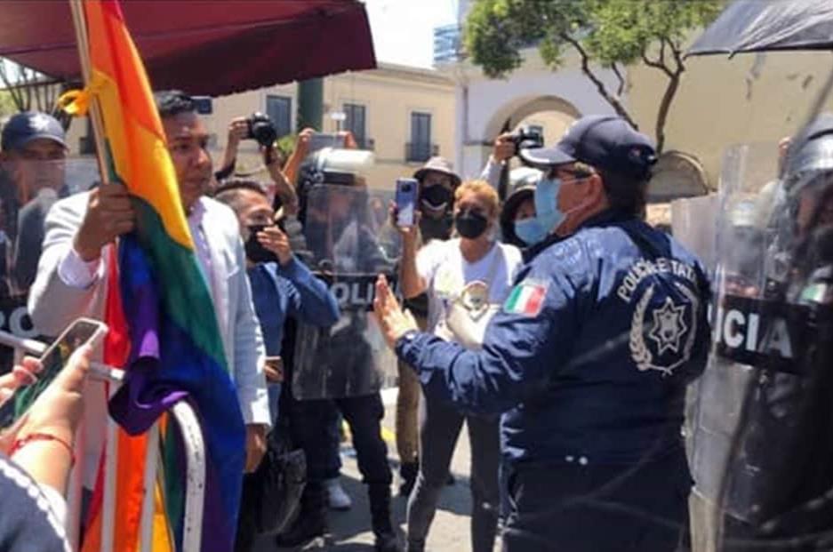 Hubo uso excesivo de la fuerza: policías agreden a comunidad LGBTTTIQ+ y periodistas en Edomex