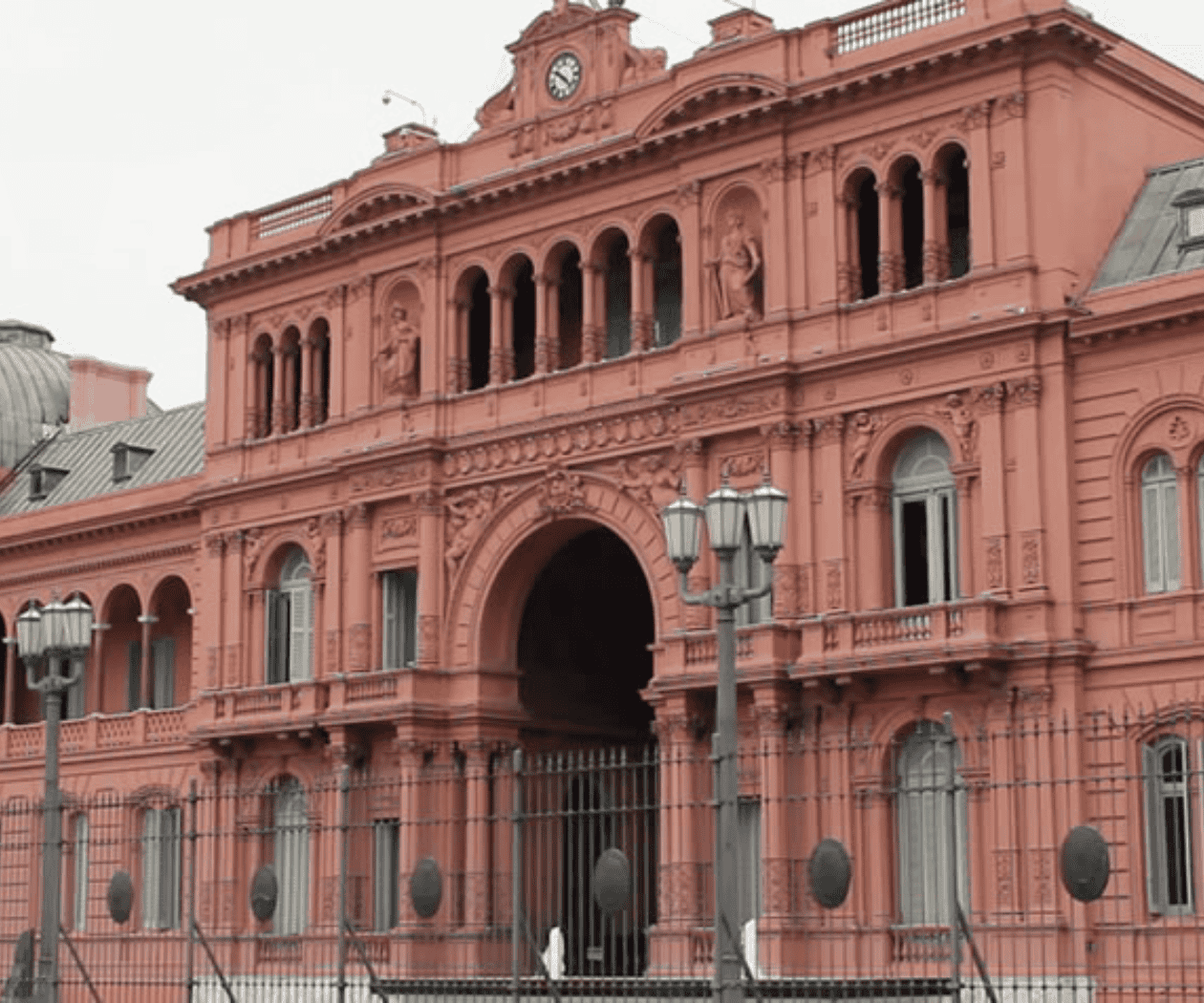 Milei dará acceso a la Casa Rosada de gobierno argentino solo a un grupo “selecto” de periodistas