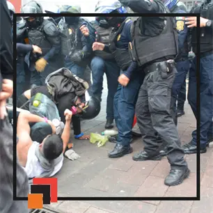 Periodistas denuncian agresiones durante cobertura de marcha del 2 de octubre en CDMX Periodistas denuncian agresiones durante cobertura de marcha del 2 de octubre en CDMX