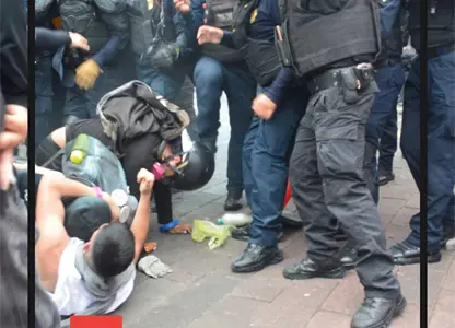 Periodistas denuncian agresiones durante cobertura de marcha del 2 de octubre en CDMX